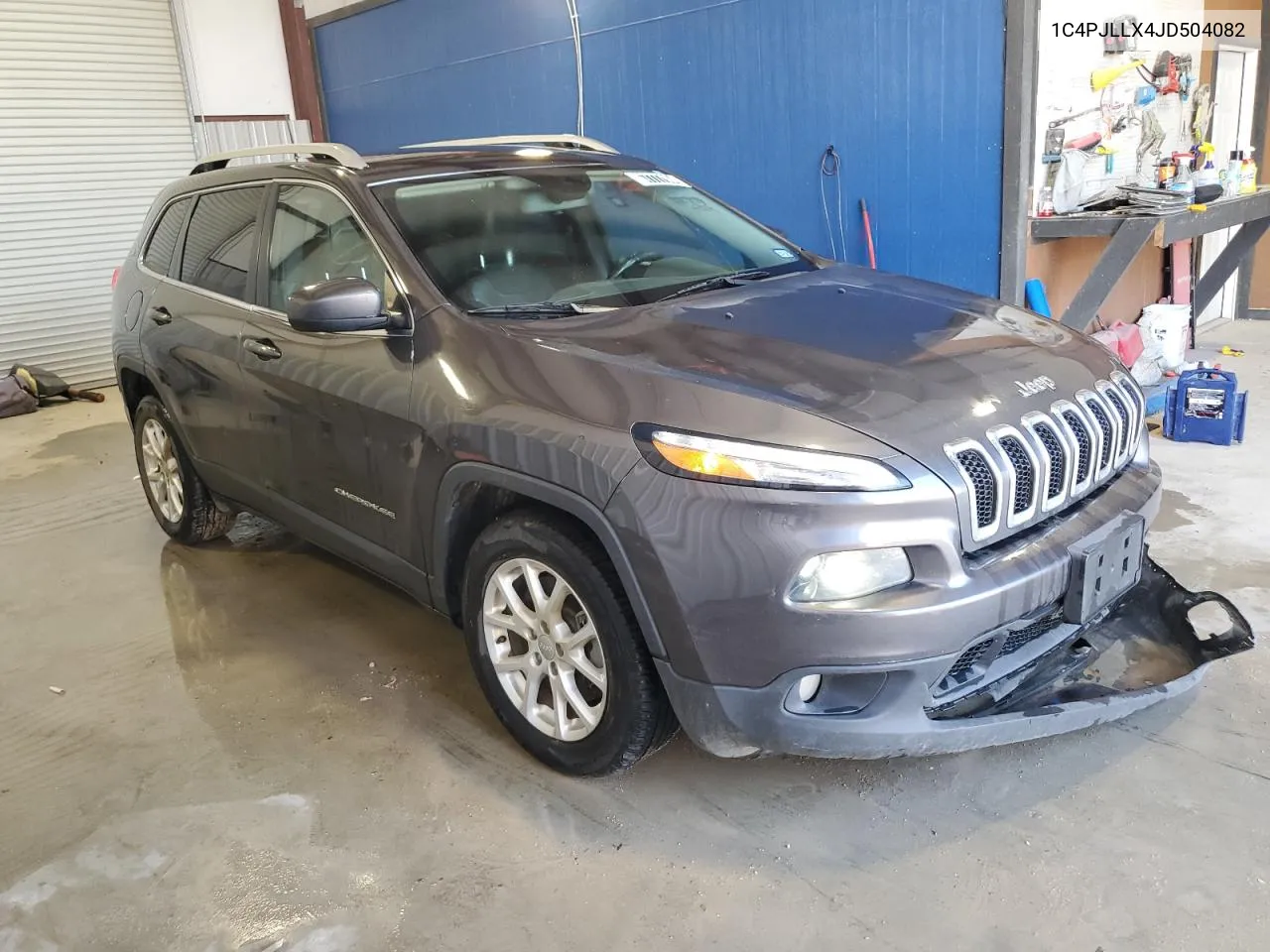 2018 Jeep Cherokee Latitude Plus VIN: 1C4PJLLX4JD504082 Lot: 67777904