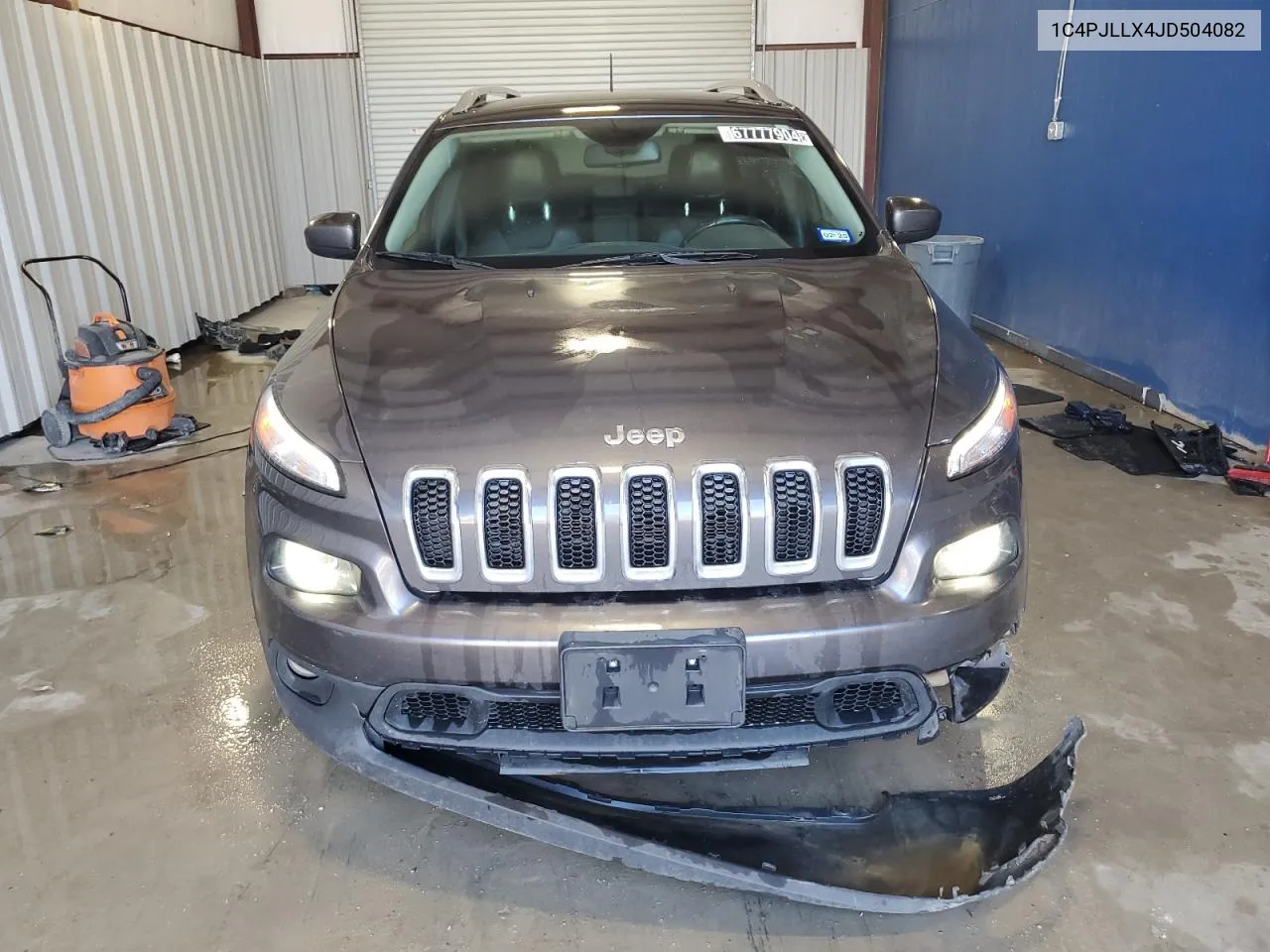 1C4PJLLX4JD504082 2018 Jeep Cherokee Latitude Plus