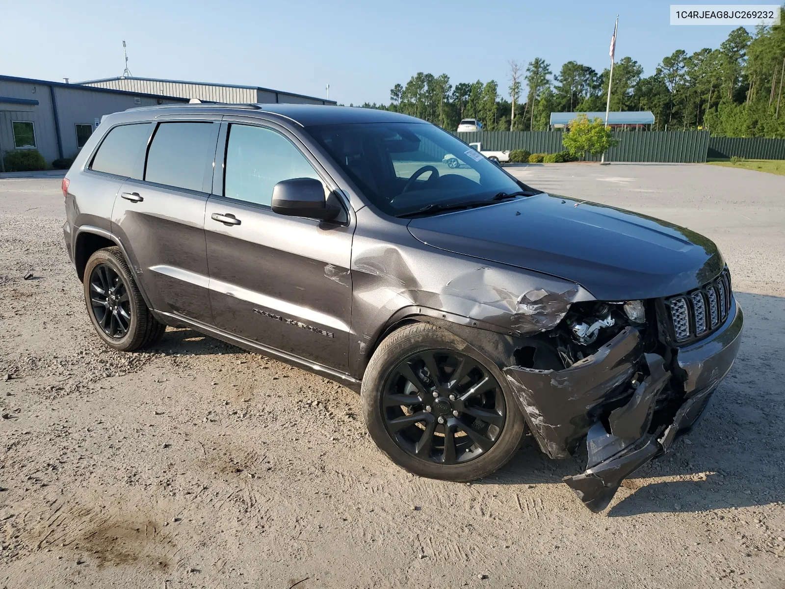 1C4RJEAG8JC269232 2018 Jeep Grand Cherokee Laredo