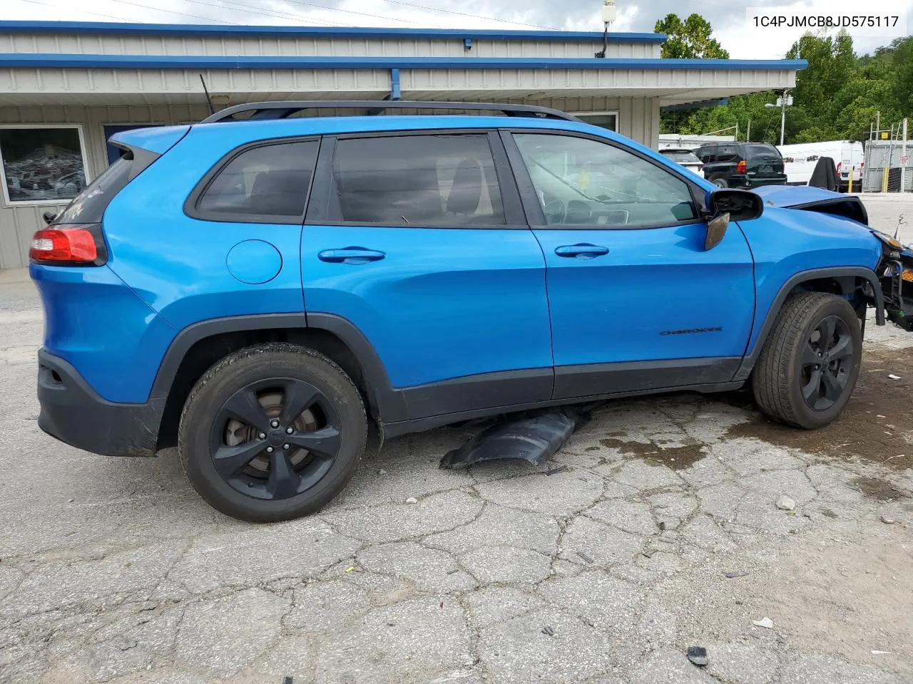 2018 Jeep Cherokee Latitude VIN: 1C4PJMCB8JD575117 Lot: 68182404