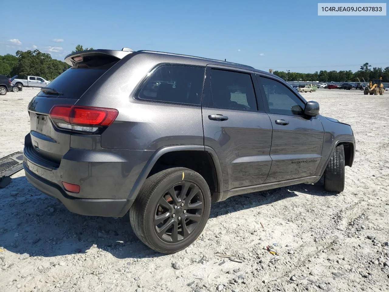 1C4RJEAG9JC437833 2018 Jeep Grand Cherokee Laredo