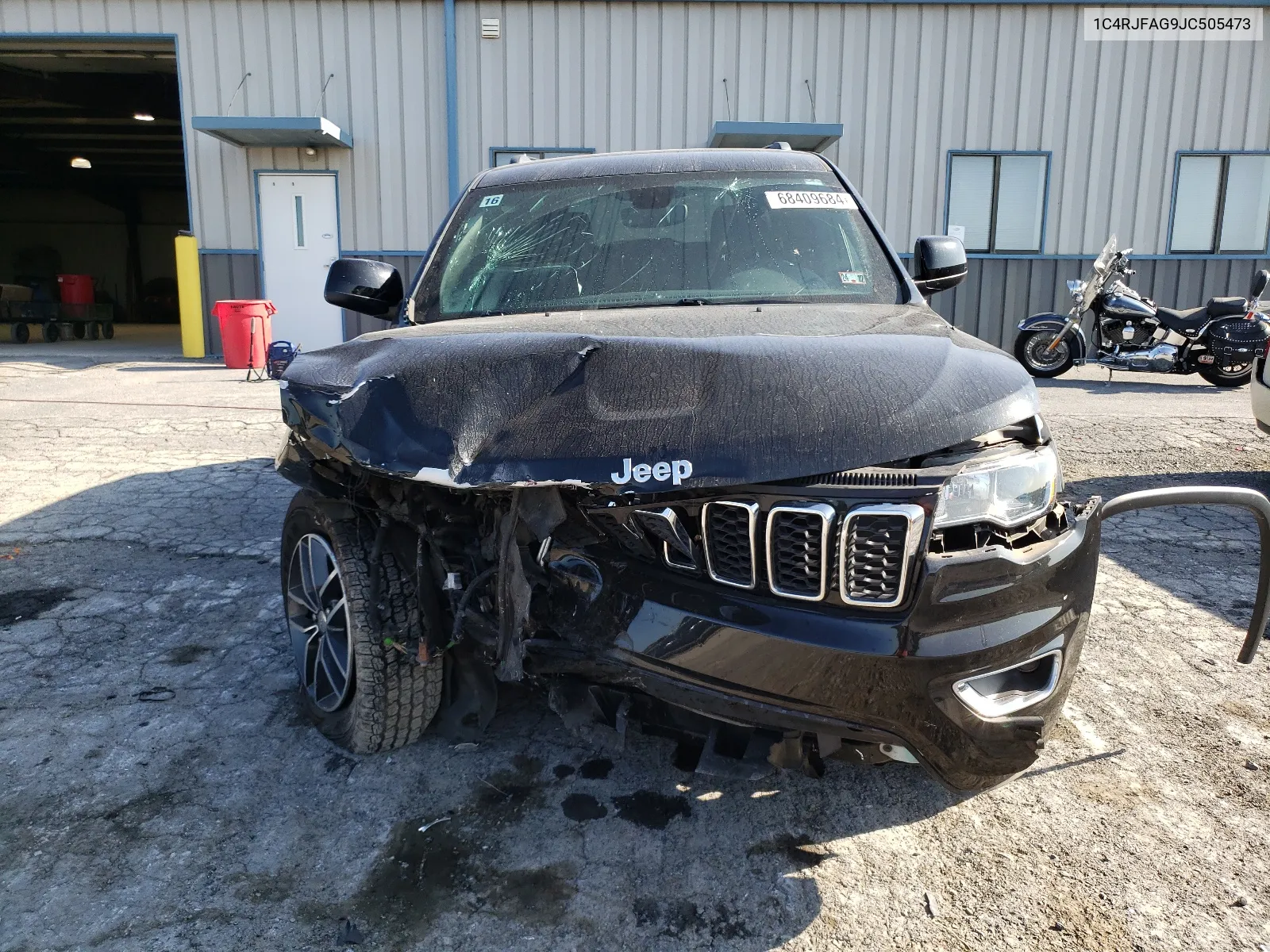 1C4RJFAG9JC505473 2018 Jeep Grand Cherokee Laredo