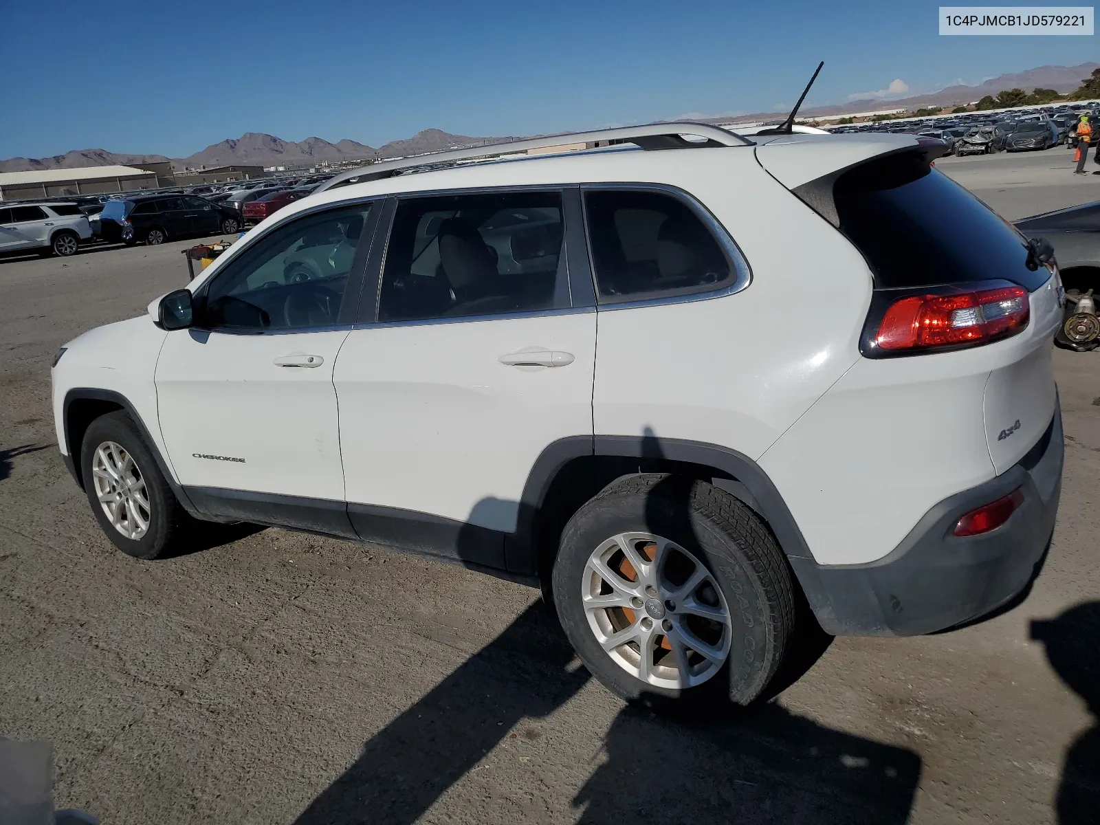 1C4PJMCB1JD579221 2018 Jeep Cherokee Latitude