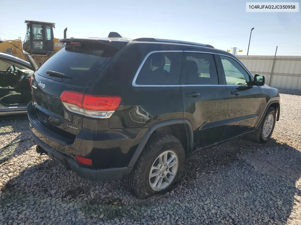 1C4RJFAG2JC350958 2018 Jeep Grand Cherokee Laredo