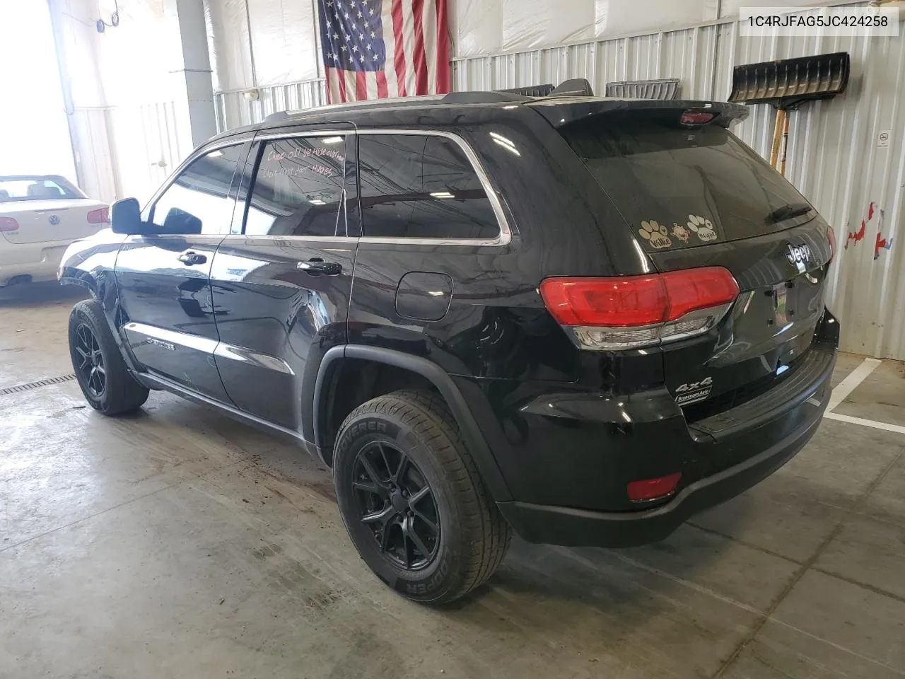 1C4RJFAG5JC424258 2018 Jeep Grand Cherokee Laredo