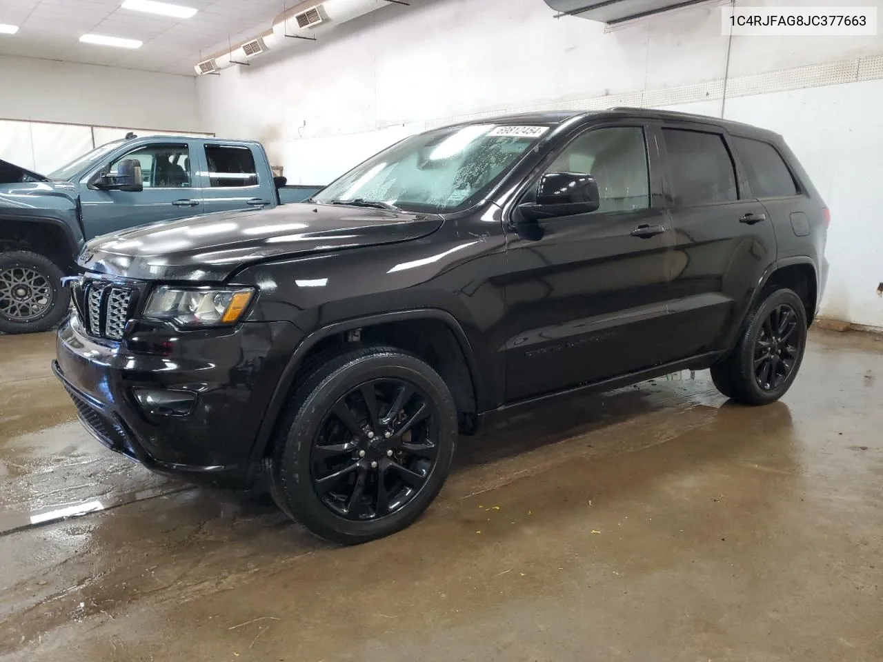 1C4RJFAG8JC377663 2018 Jeep Grand Cherokee Laredo