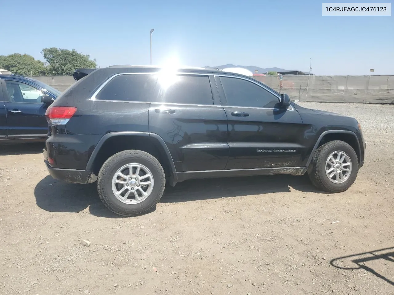 1C4RJFAG0JC476123 2018 Jeep Grand Cherokee Laredo