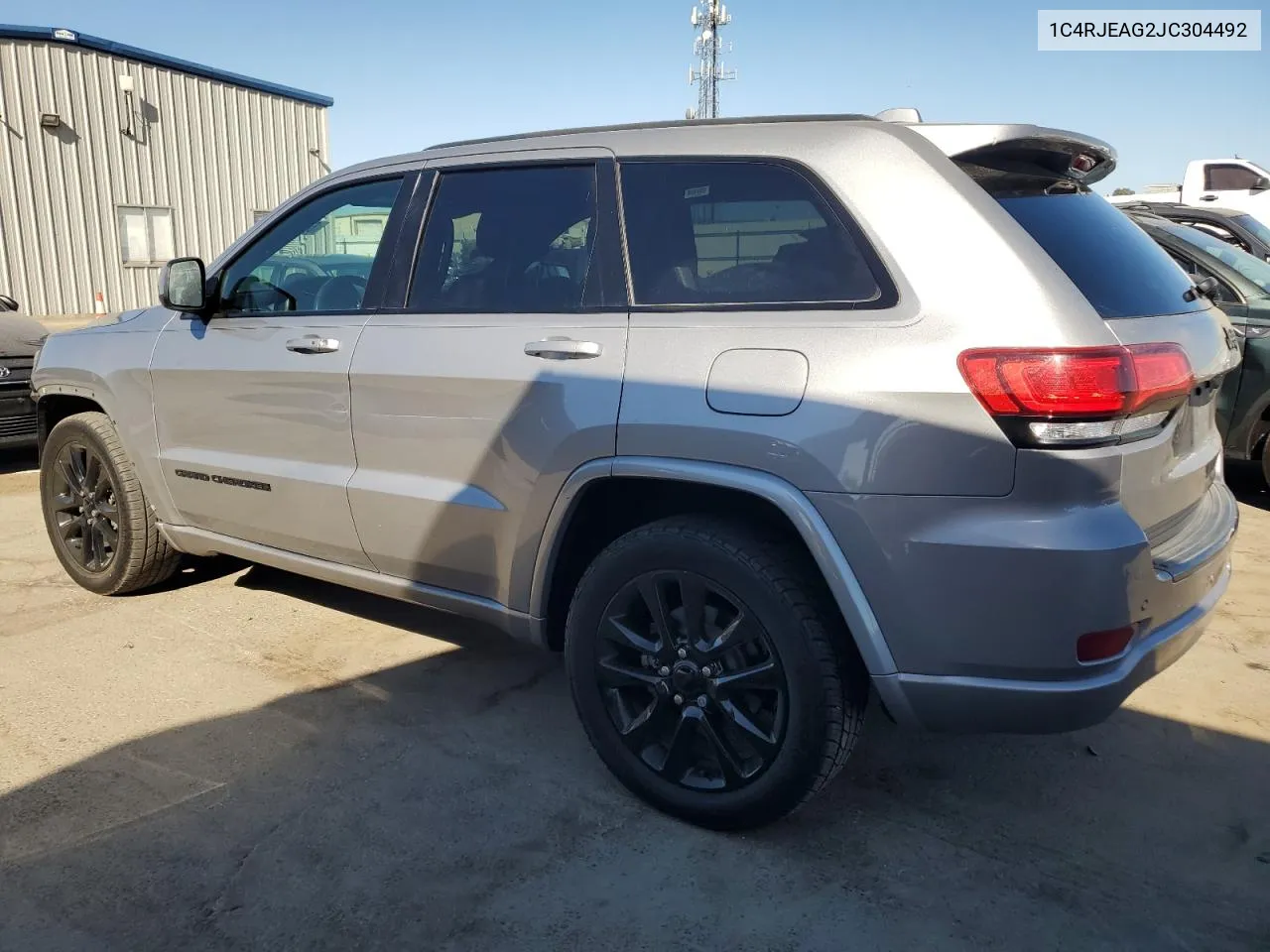 2018 Jeep Grand Cherokee Laredo VIN: 1C4RJEAG2JC304492 Lot: 69849324