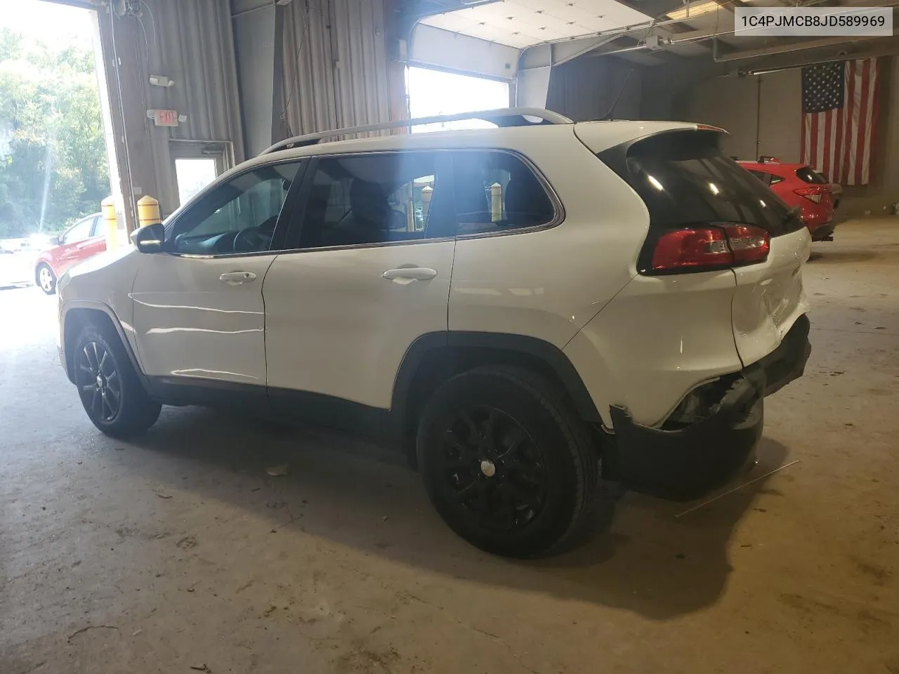 2018 Jeep Cherokee Latitude VIN: 1C4PJMCB8JD589969 Lot: 70015384