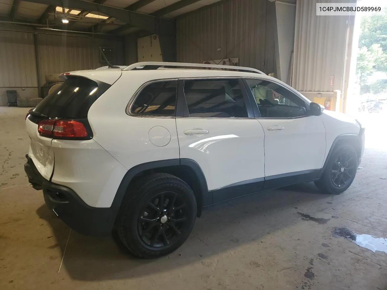 2018 Jeep Cherokee Latitude VIN: 1C4PJMCB8JD589969 Lot: 70015384