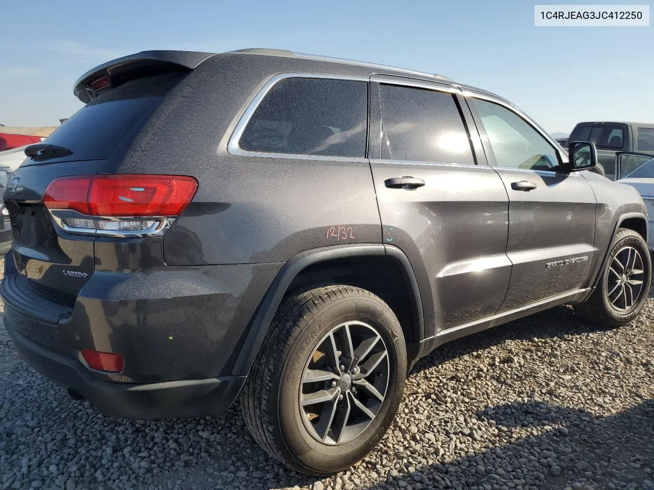 1C4RJEAG3JC412250 2018 Jeep Grand Cherokee Laredo