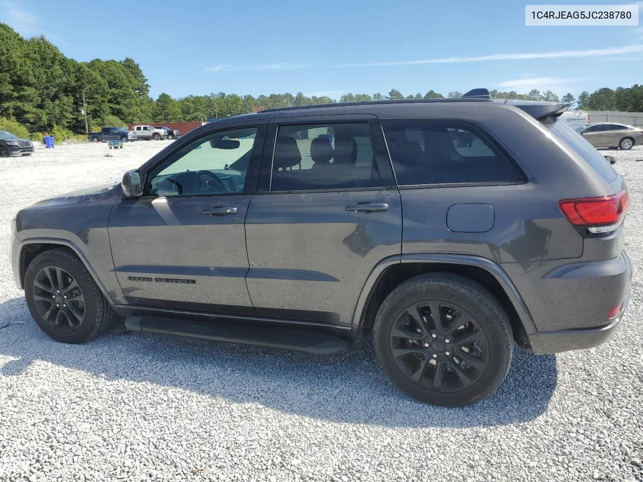 1C4RJEAG5JC238780 2018 Jeep Grand Cherokee Laredo