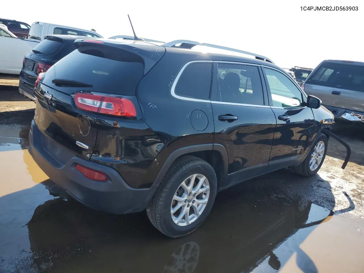 1C4PJMCB2JD563903 2018 Jeep Cherokee Latitude