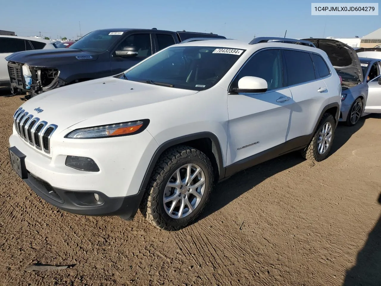 2018 Jeep Cherokee Latitude Plus VIN: 1C4PJMLX0JD604279 Lot: 70432334