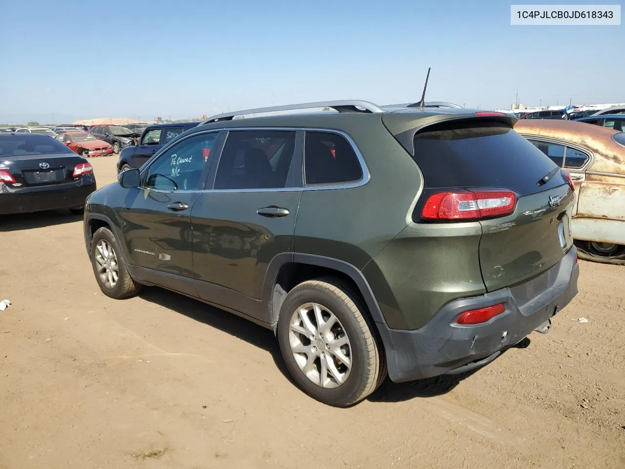 1C4PJLCB0JD618343 2018 Jeep Cherokee Latitude