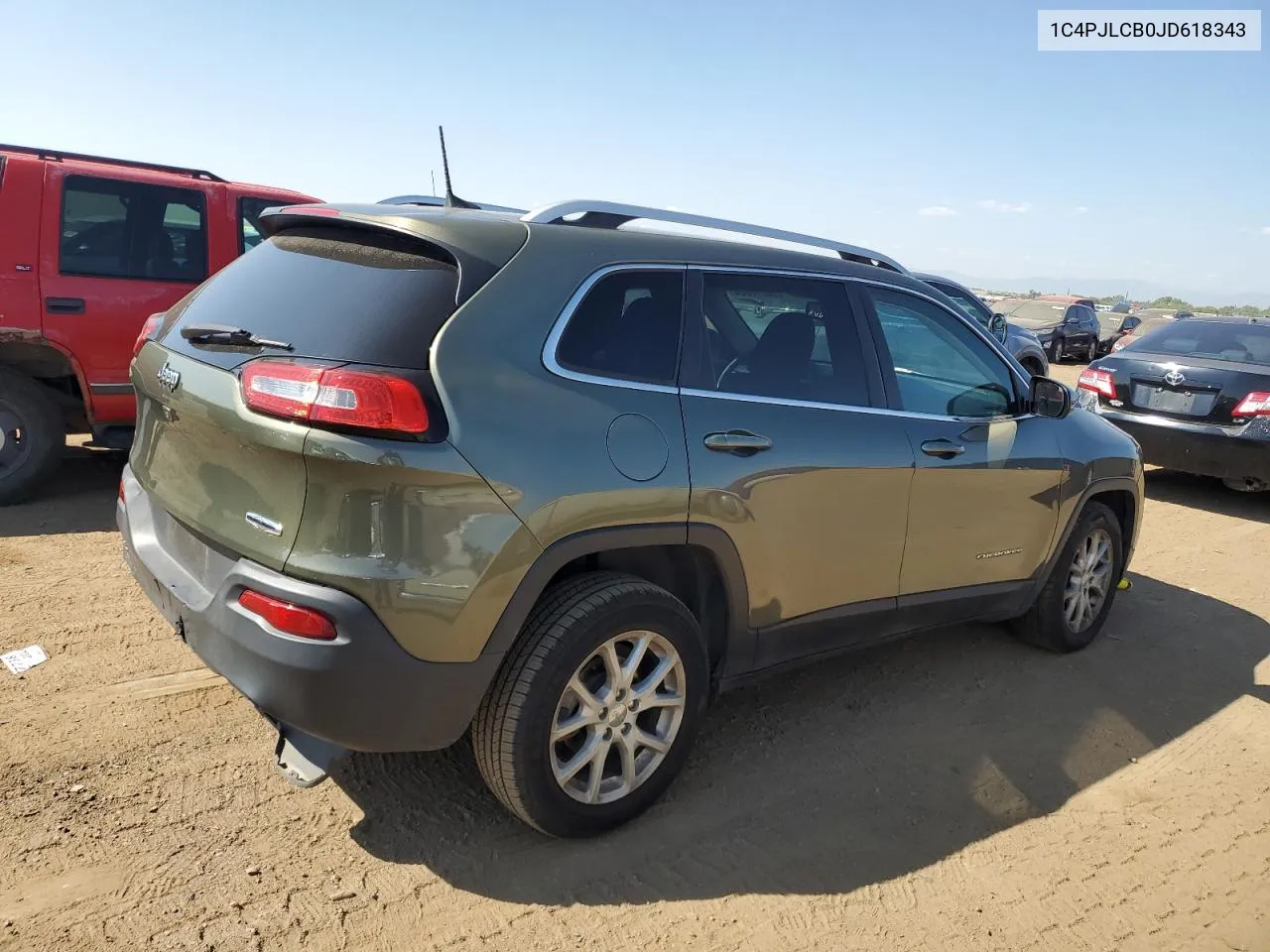 1C4PJLCB0JD618343 2018 Jeep Cherokee Latitude