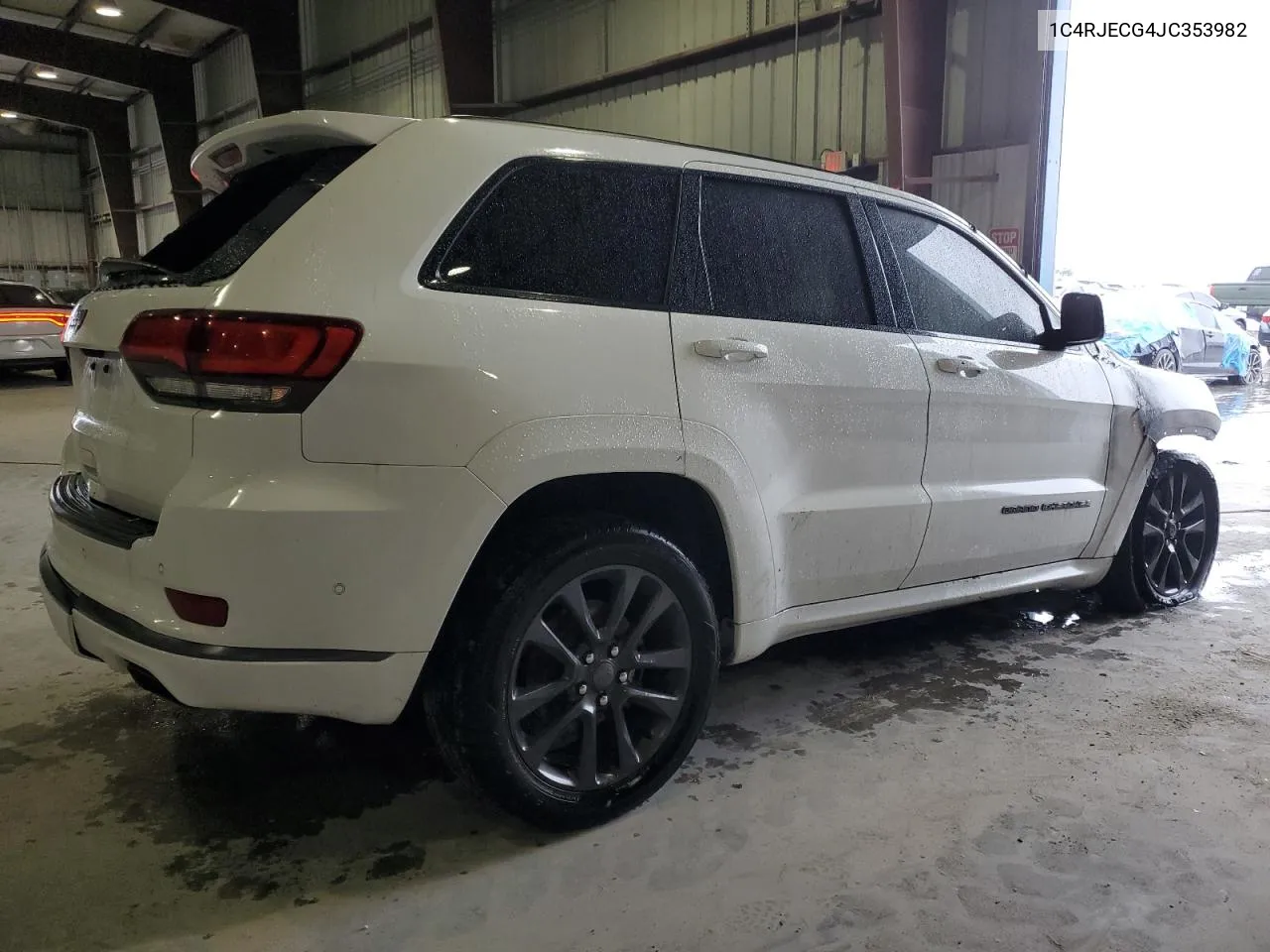 2018 Jeep Grand Cherokee Overland VIN: 1C4RJECG4JC353982 Lot: 70825444