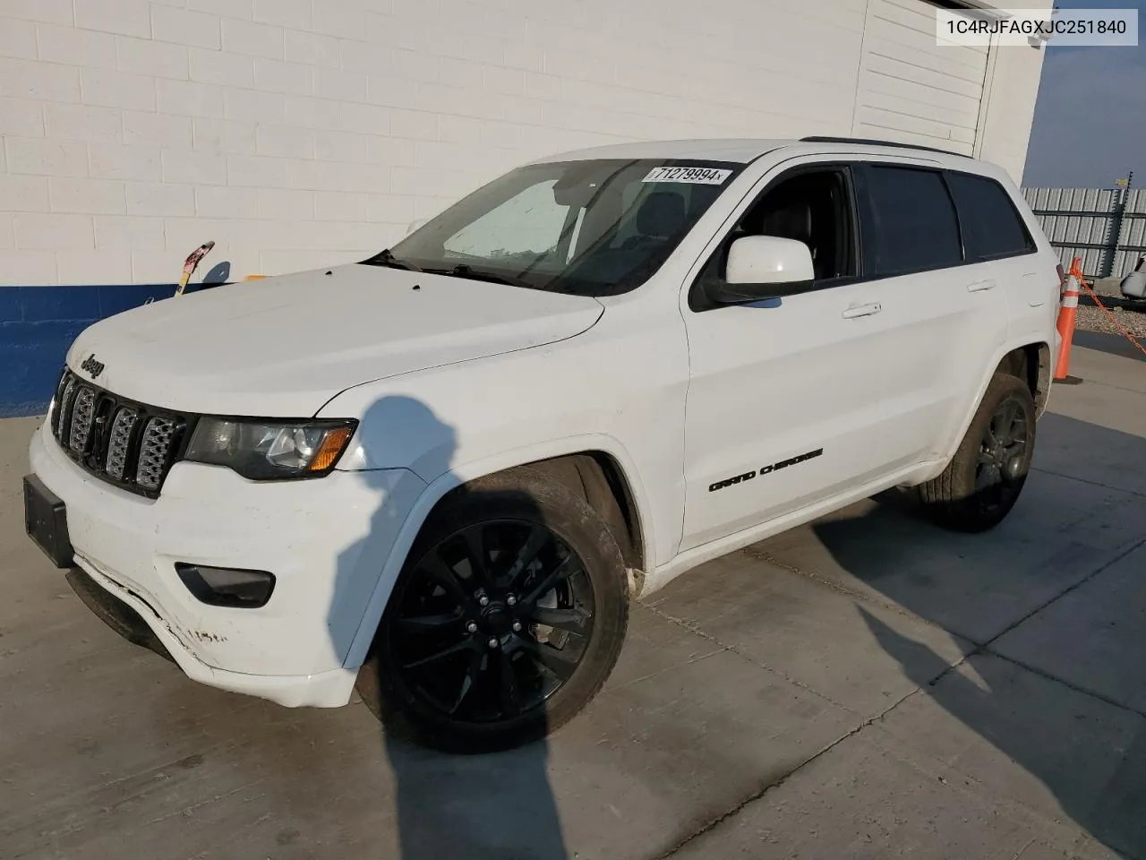 1C4RJFAGXJC251840 2018 Jeep Grand Cherokee Laredo