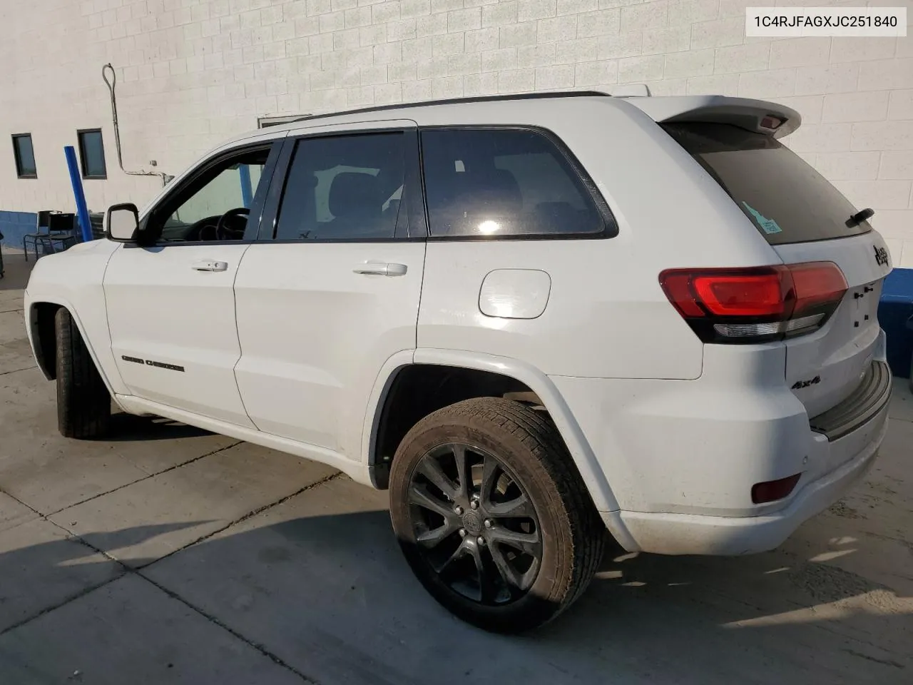 1C4RJFAGXJC251840 2018 Jeep Grand Cherokee Laredo