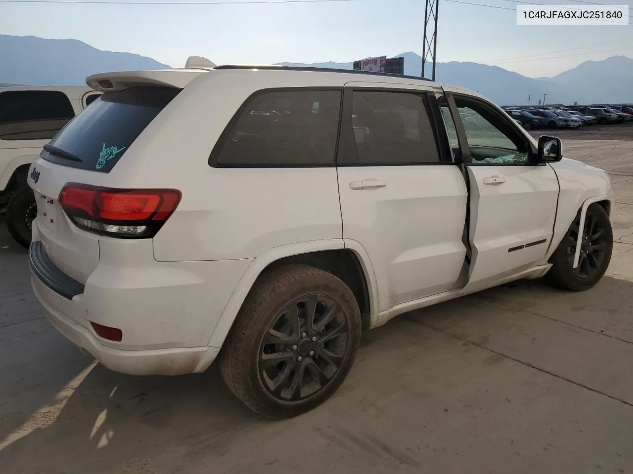 1C4RJFAGXJC251840 2018 Jeep Grand Cherokee Laredo