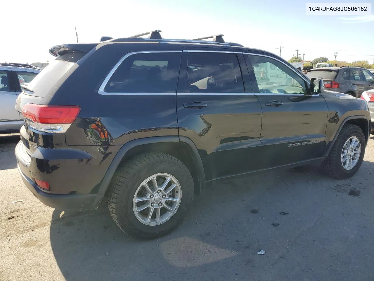 1C4RJFAG8JC506162 2018 Jeep Grand Cherokee Laredo