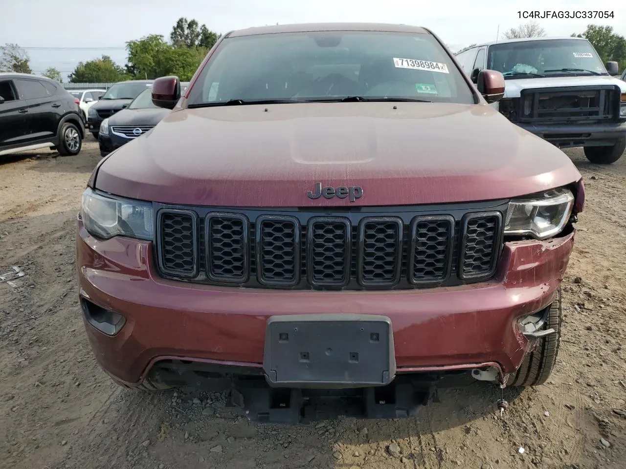 1C4RJFAG3JC337054 2018 Jeep Grand Cherokee Laredo