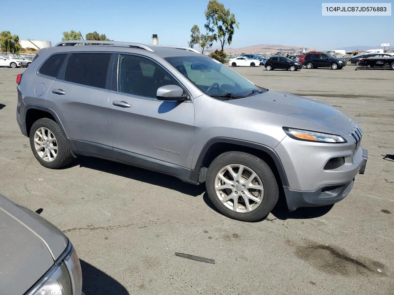 1C4PJLCB7JD576883 2018 Jeep Cherokee Latitude