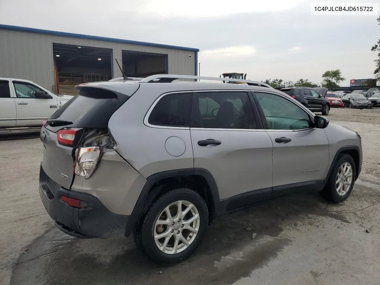 2018 Jeep Cherokee Latitude VIN: 1C4PJLCB4JD615722 Lot: 72633704