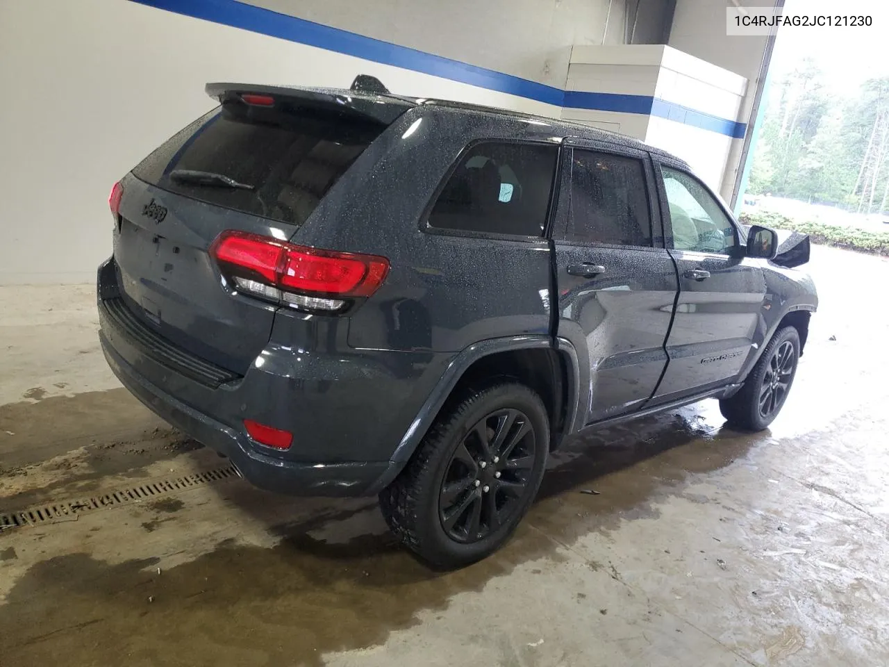 1C4RJFAG2JC121230 2018 Jeep Grand Cherokee Laredo