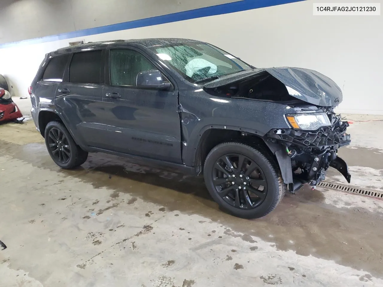 1C4RJFAG2JC121230 2018 Jeep Grand Cherokee Laredo