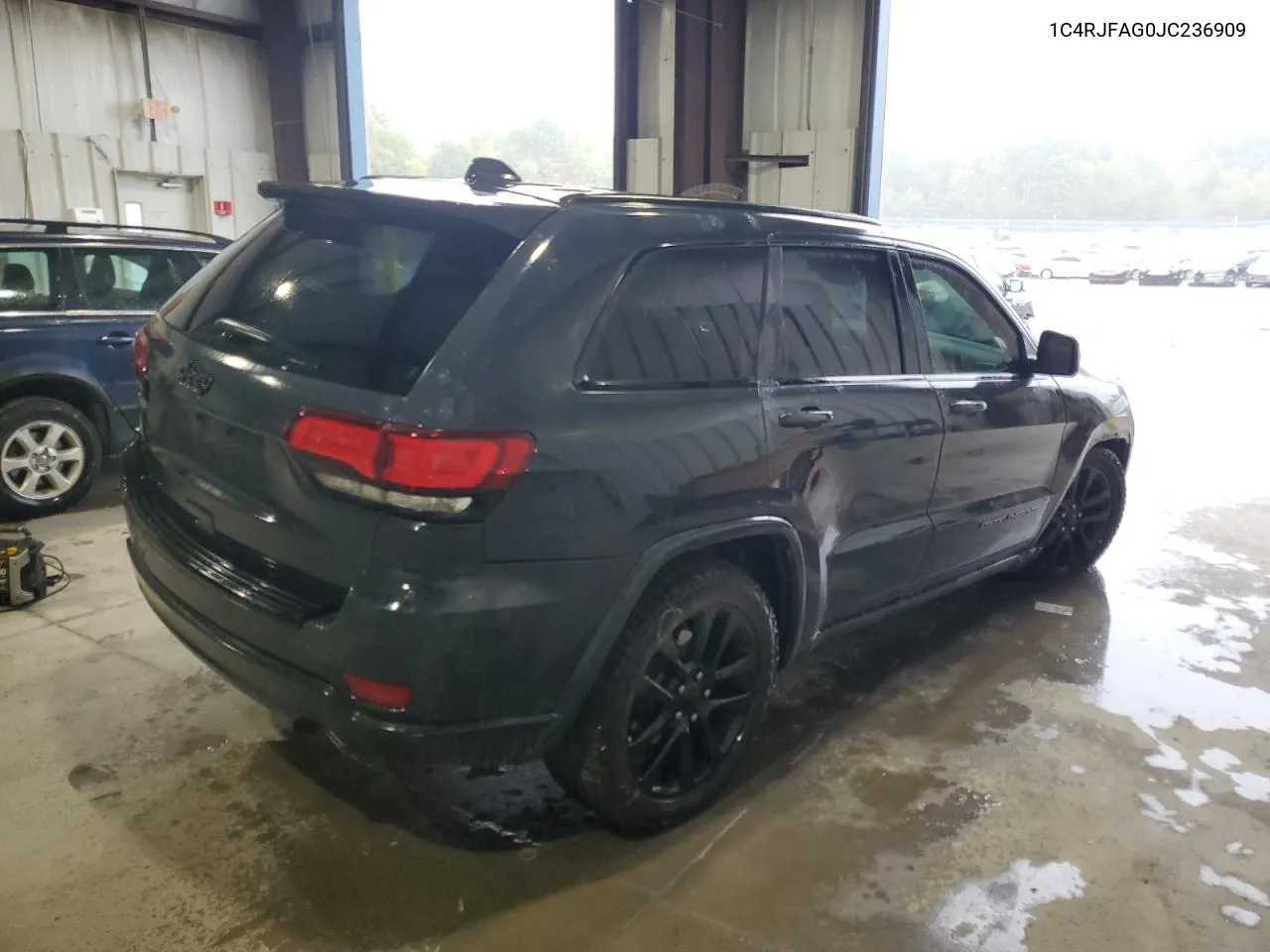 1C4RJFAG0JC236909 2018 Jeep Grand Cherokee Laredo