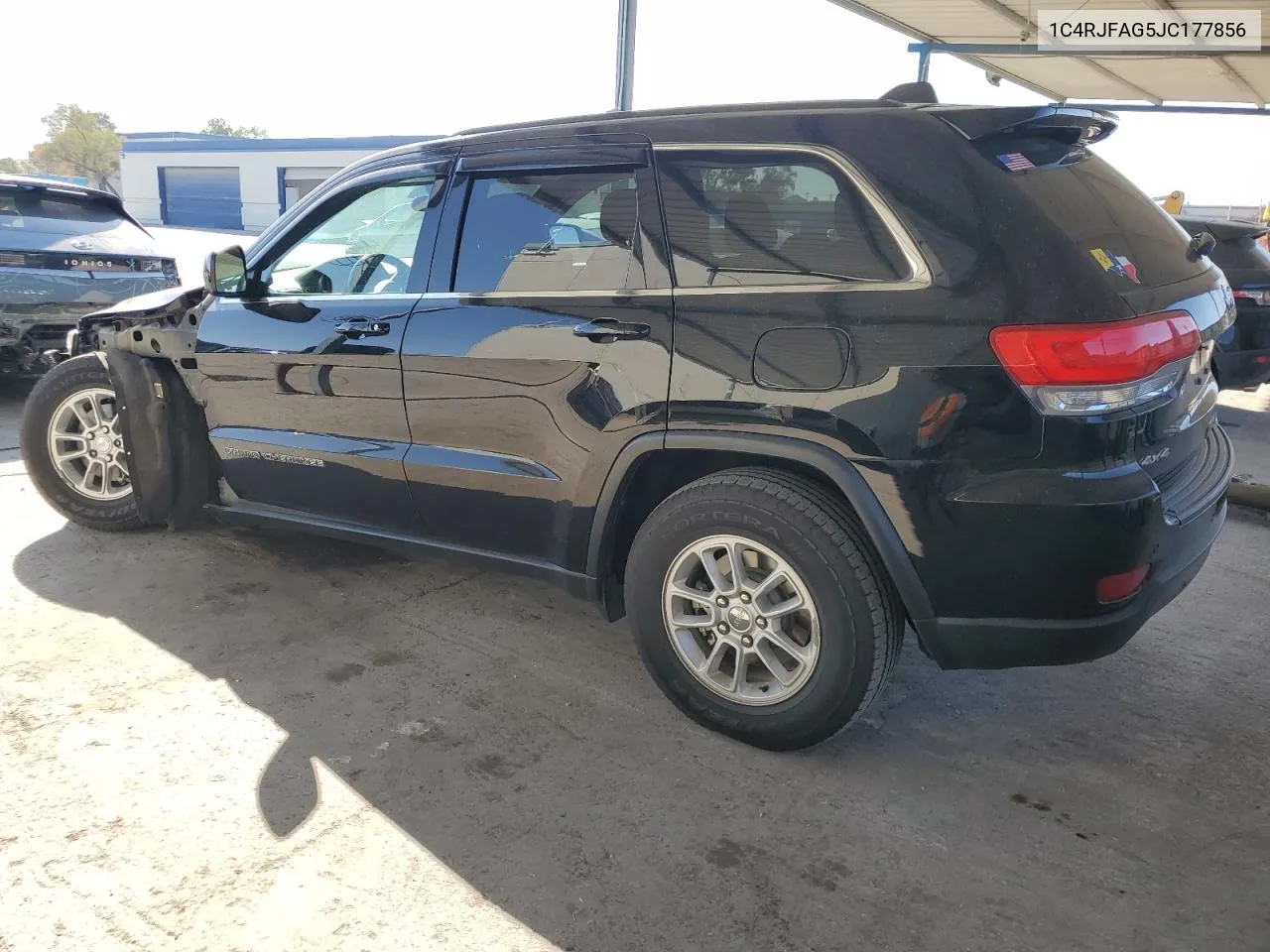 1C4RJFAG5JC177856 2018 Jeep Grand Cherokee Laredo