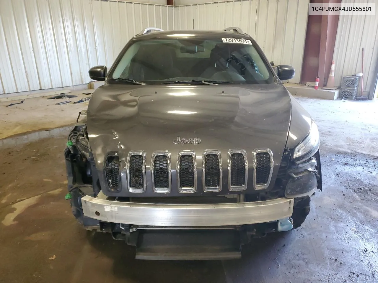 2018 Jeep Cherokee Latitude VIN: 1C4PJMCX4JD555801 Lot: 72941694