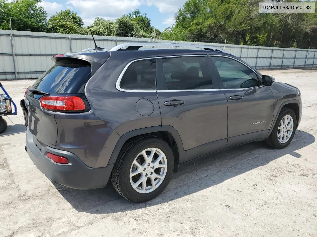 1C4PJLLB8JD540183 2018 Jeep Cherokee Latitude Plus