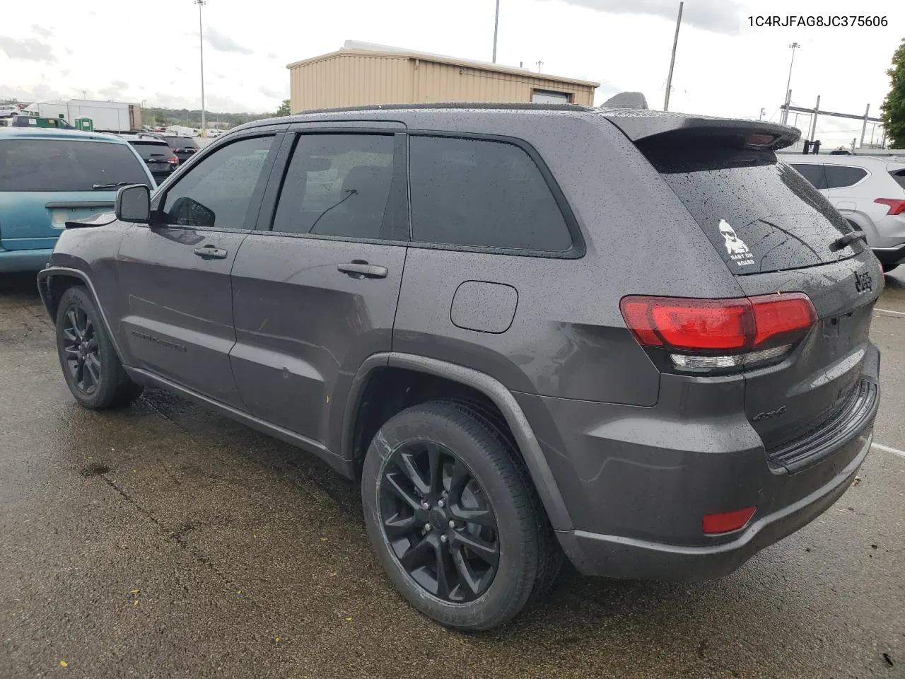 1C4RJFAG8JC375606 2018 Jeep Grand Cherokee Laredo