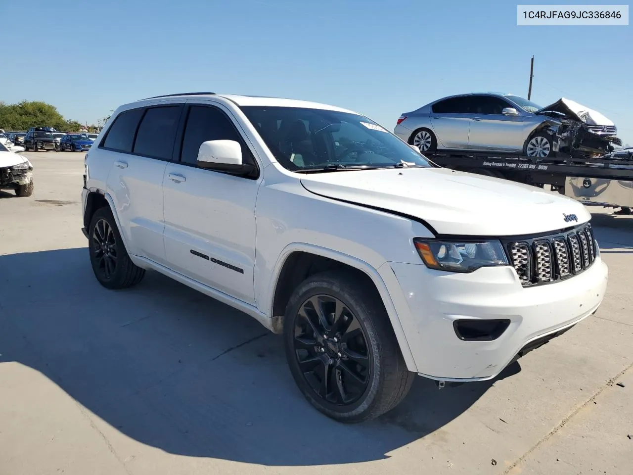 1C4RJFAG9JC336846 2018 Jeep Grand Cherokee Laredo