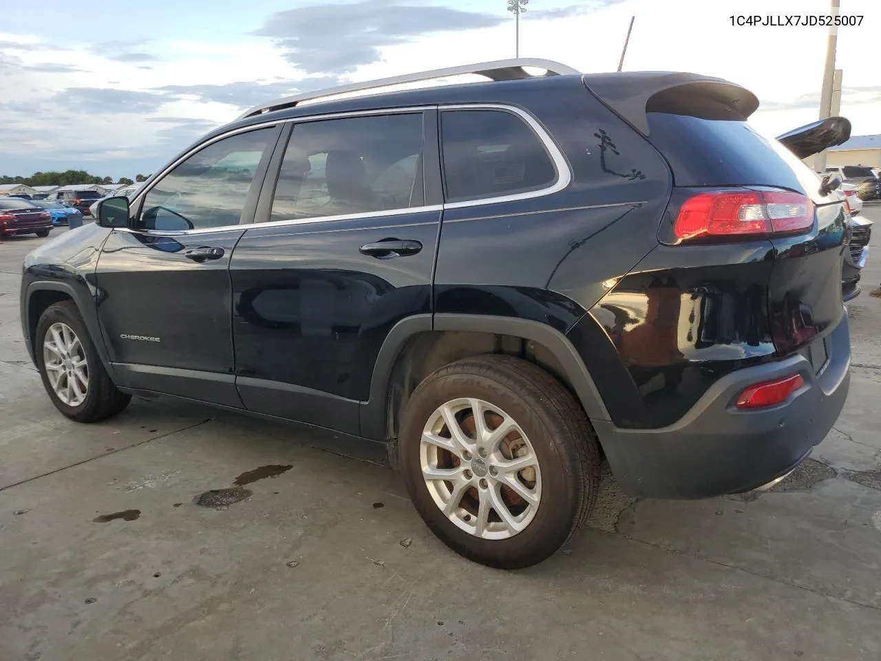 2018 Jeep Cherokee Latitude Plus VIN: 1C4PJLLX7JD525007 Lot: 73875894