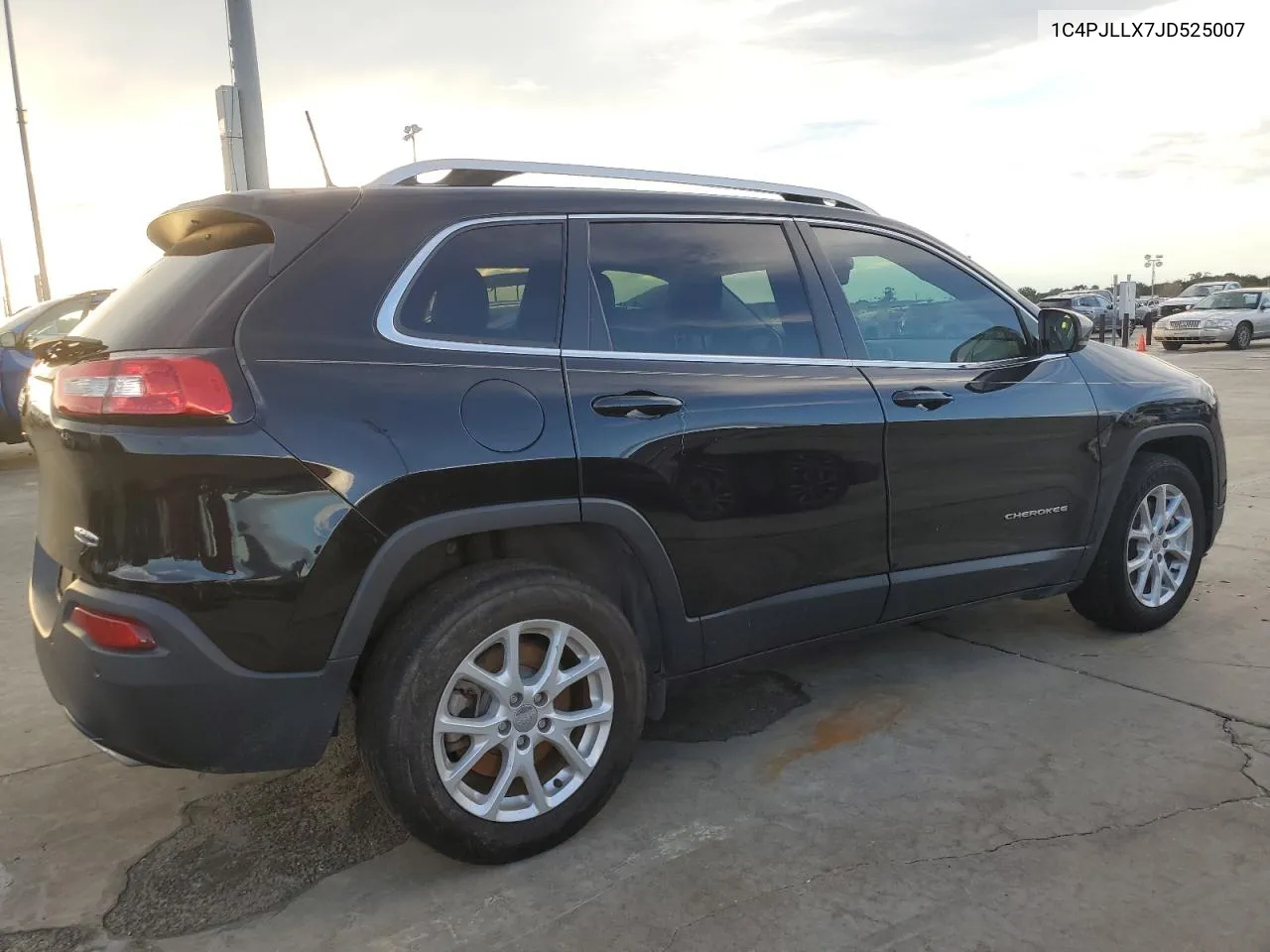 2018 Jeep Cherokee Latitude Plus VIN: 1C4PJLLX7JD525007 Lot: 73875894