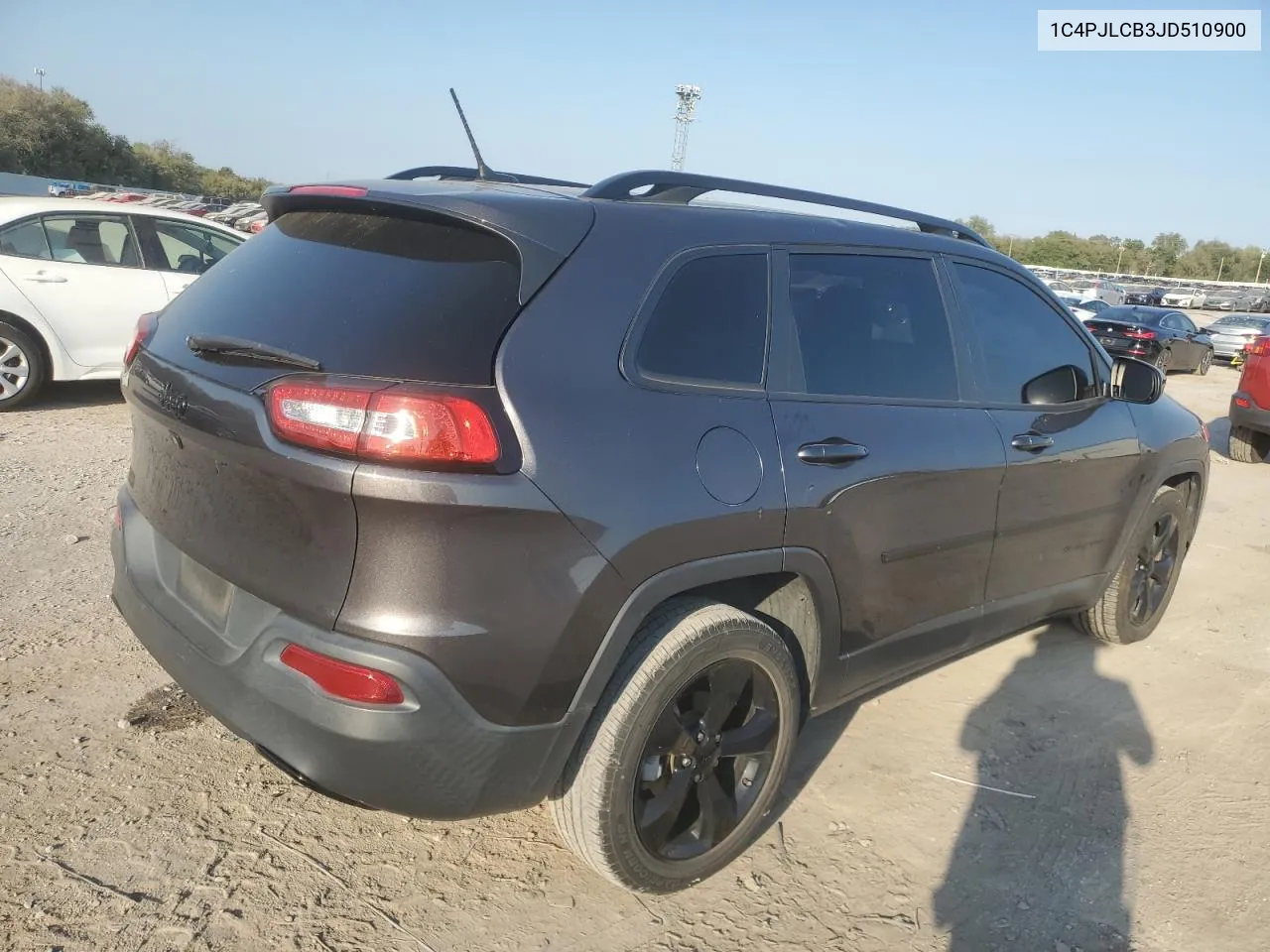 2018 Jeep Cherokee Latitude VIN: 1C4PJLCB3JD510900 Lot: 73890654