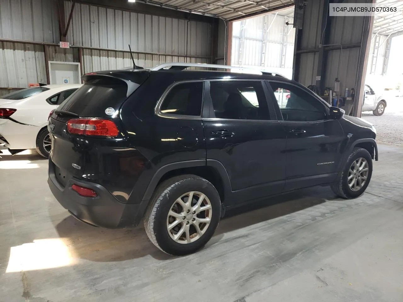 2018 Jeep Cherokee Latitude VIN: 1C4PJMCB9JD570363 Lot: 74722734