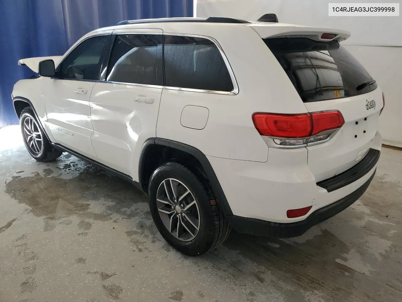 1C4RJEAG3JC399998 2018 Jeep Grand Cherokee Laredo