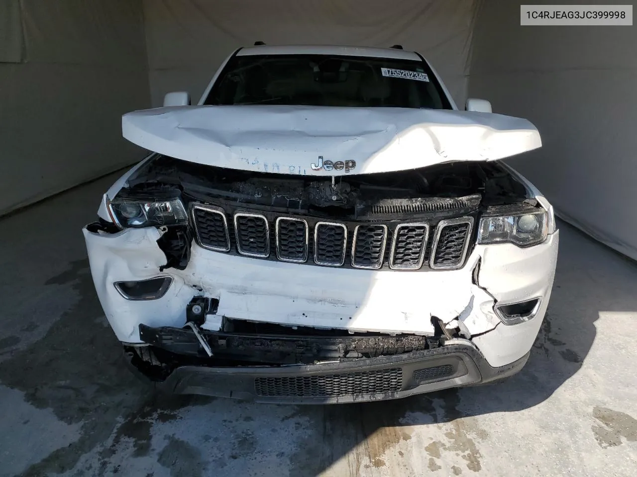 1C4RJEAG3JC399998 2018 Jeep Grand Cherokee Laredo