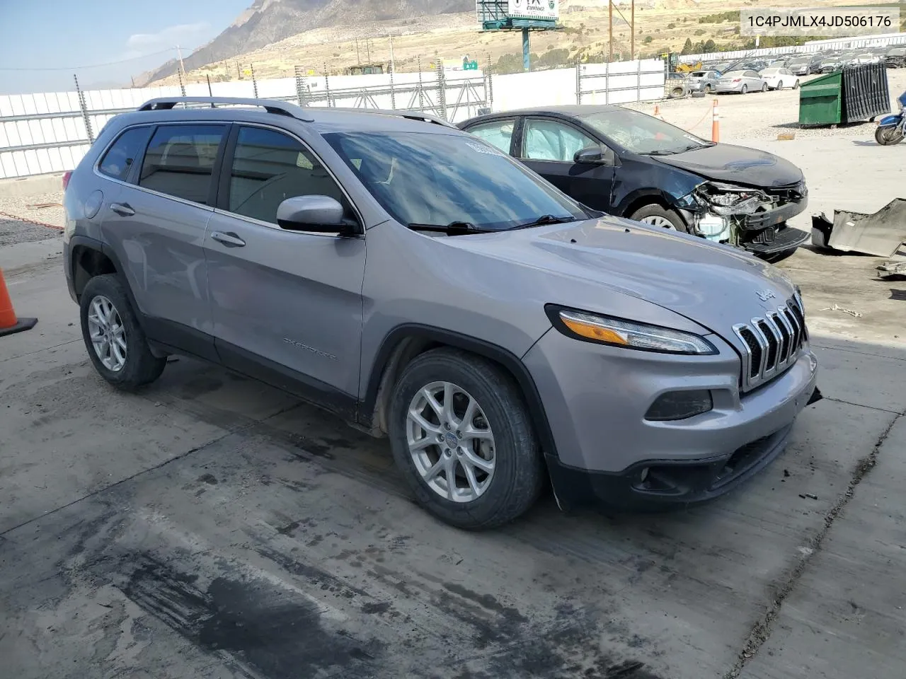 2018 Jeep Cherokee Latitude Plus VIN: 1C4PJMLX4JD506176 Lot: 75918124