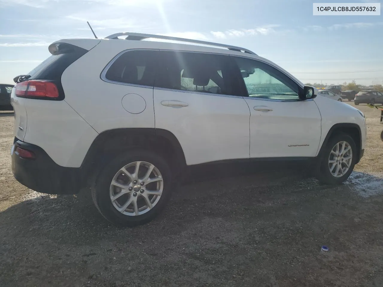 2018 Jeep Cherokee Latitude VIN: 1C4PJLCB8JD557632 Lot: 75949644