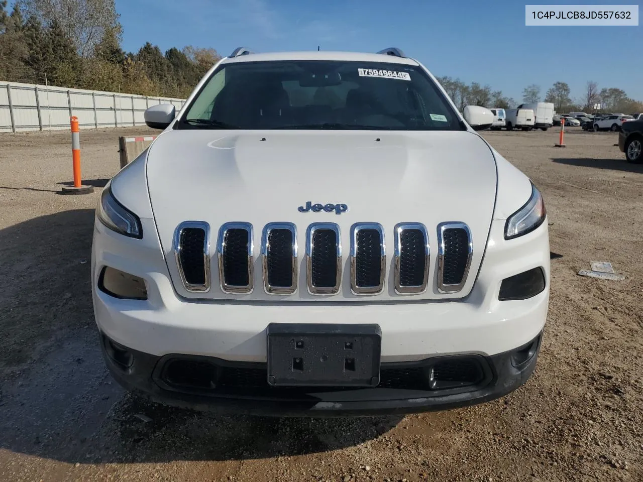 2018 Jeep Cherokee Latitude VIN: 1C4PJLCB8JD557632 Lot: 75949644