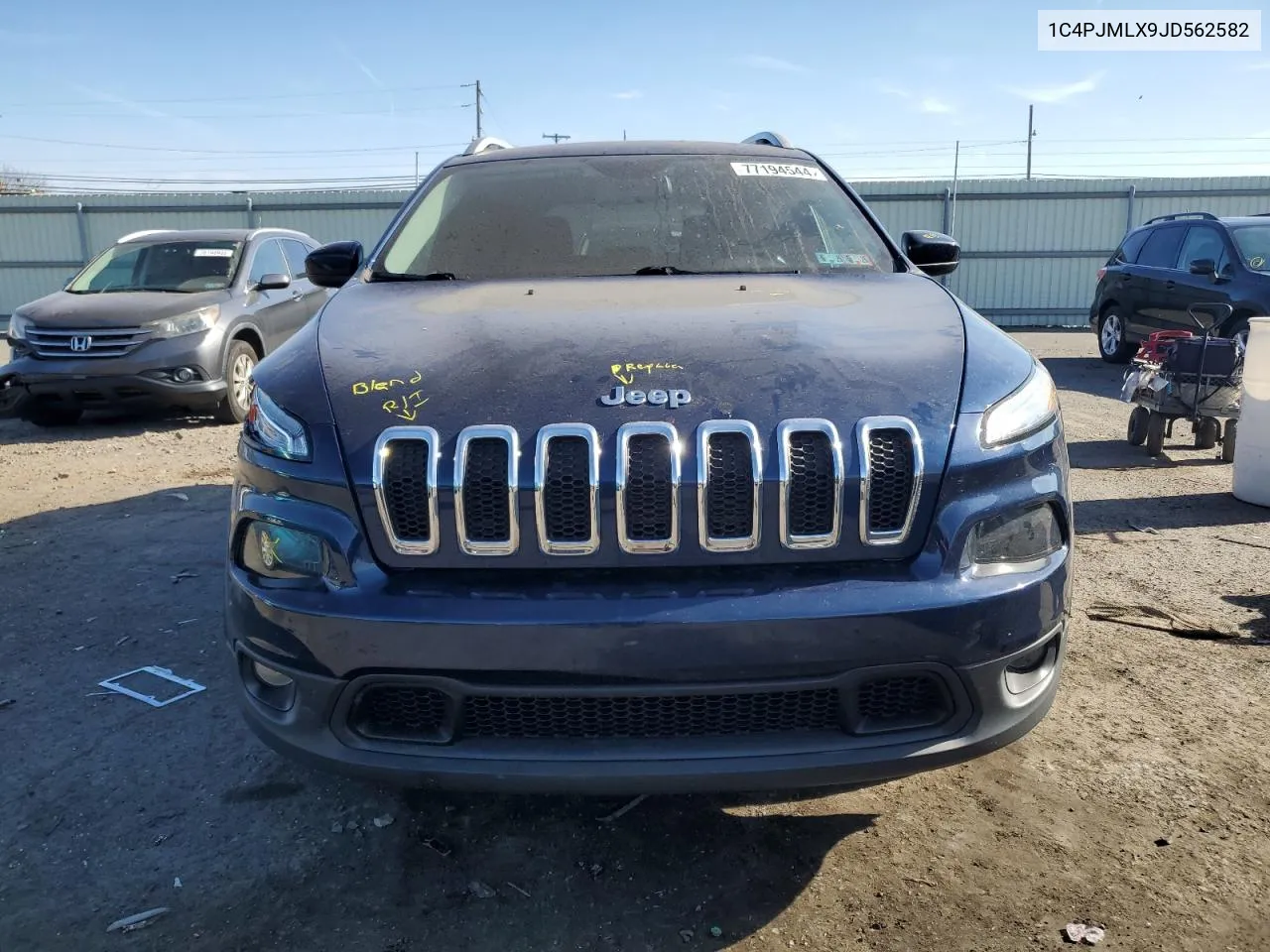 2018 Jeep Cherokee Latitude Plus VIN: 1C4PJMLX9JD562582 Lot: 77194544