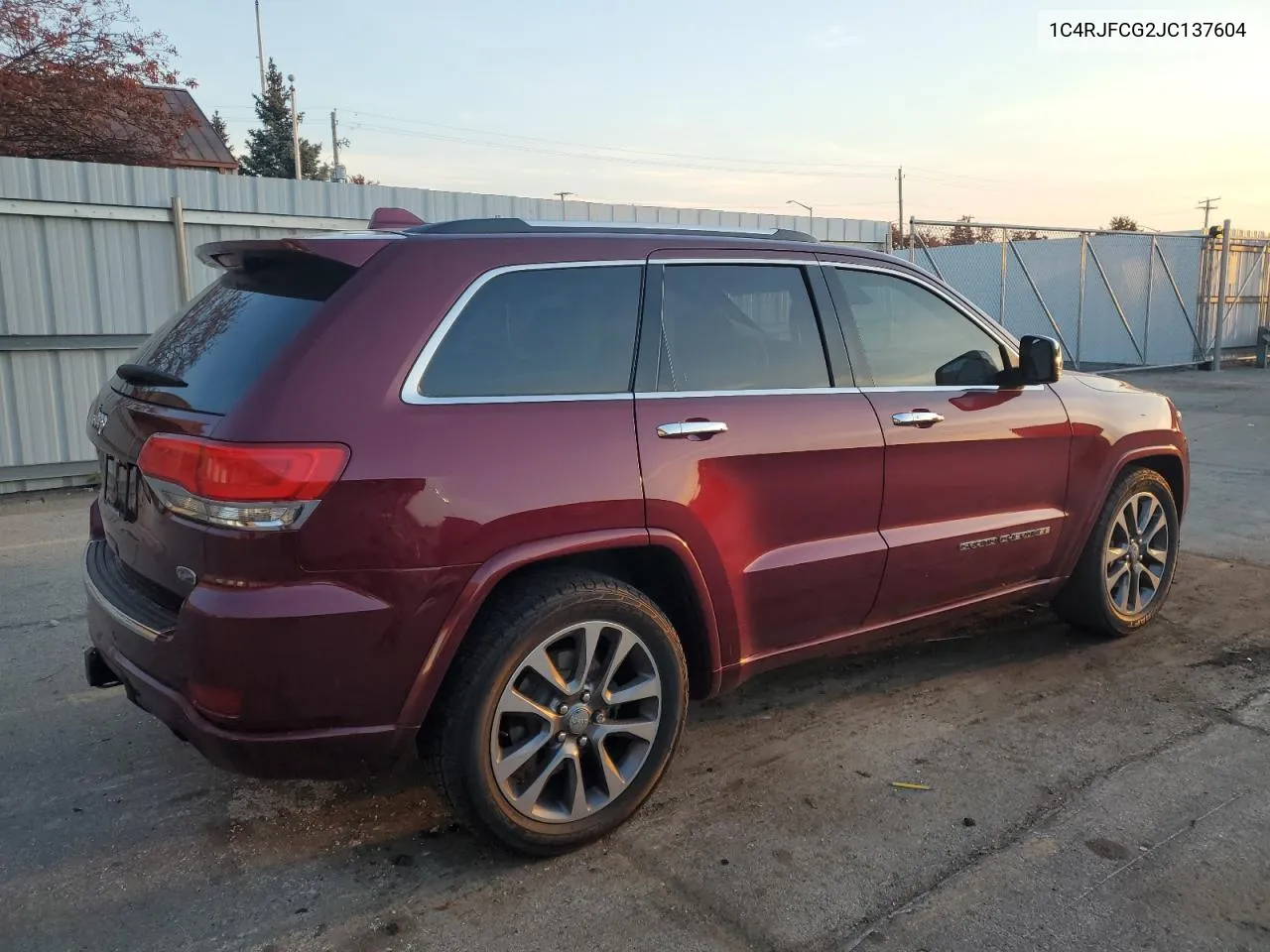 2018 Jeep Grand Cherokee Overland VIN: 1C4RJFCG2JC137604 Lot: 77993584