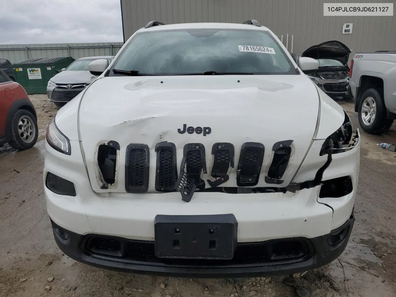 1C4PJLCB9JD621127 2018 Jeep Cherokee Latitude