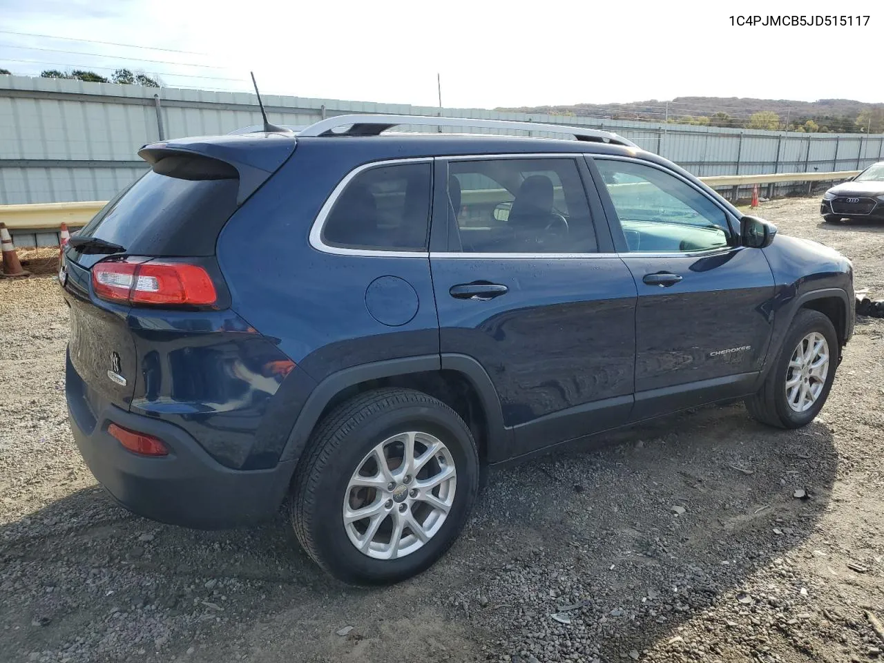 2018 Jeep Cherokee Latitude VIN: 1C4PJMCB5JD515117 Lot: 80027584