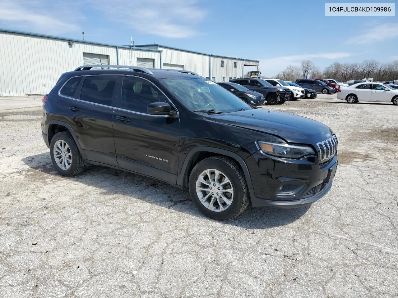 1C4PJLCB4KD109986 2019 Jeep Cherokee Latitude